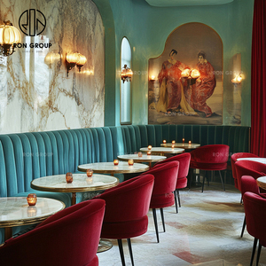 Tavolo Rotondo di Lusso con Piano in Marmo per Hotel Commerciali, Arredamento per Caffè e Ristoranti in Velluto Rosso e Verde, Tavolo e Sedia, Divano e Posti a Sedere - Product Image 5