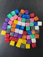 Dés D6 personnalisés à angle droit de 16 mm, imprimés et gravés, multicolores, à motifs de perles et de marbre, avec faces lisses et planes