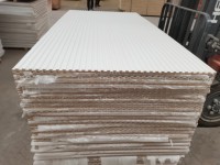 Panneaux muraux texturés 3D, peints d'une couche de peinture blanche, en MDF flexible