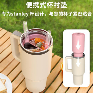 Vaso de silicona con tapa, color rosa, para viaje, apto para lavavajillas, diseño de pajita abatible de color sólido - Product Image 3