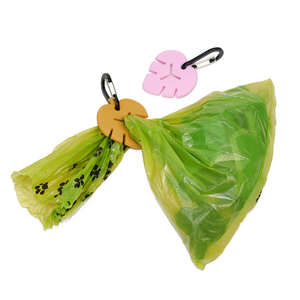 Monstera Leaf Shape Eco-Friendly Pet Waste Bag Keychain Clip Waterproof Silicone Poop Bag Holder - Product Image 4