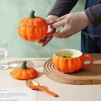 Mug en céramique mignon avec couvercle, design élégant pour le lait et le café, en stock