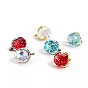 เครื่องประดับเจาะริมฝีปากไทเทเนียม ASTM F136 แบบเกลียว พร้อมจี้ลูกบอลดิสโก้สุดหรูหรา ขายส่งจากโรงงาน - Product Image 3