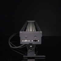 Barre de Stroboscope LED RGB en Aluminium Étanche IP65 avec Contrôle DMX512 Ra90 pour Parcs Thème et Spectacles Extérieurs