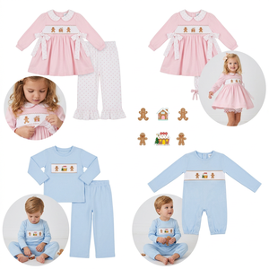 Conjunto de Pantalones y Vestido sin Mangas con Estampado Navideño para Bebés, Traje Ecológico con Diseño de Galleta de Jengibre - Product Image 1
