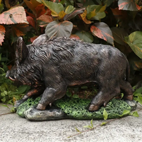 Statue en résine peinte à la main en forme de sanglier Figurines de décoration extérieure de jardin de conception artistique réaliste