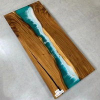 Table basse rectangulaire en bois et résine époxy bleu rivière, noyer massif ultra transparent