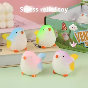 Jouet anti-stress créatif en forme d'oiseau (moineau) pour le bureau, vente en gros pour les jeunes - Product Image 1