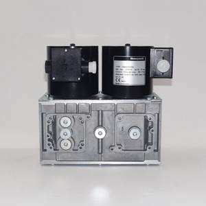 Vanne de régulation à double électrovanne Honeywell VQ440MA1006 pour gaz, taille de port 1/2 pouce - Product Image 2