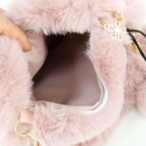 Lovely Heart-shaped <b>Plush</b> Shoulder Bag, Fluffy Faux Fur Love Crossbody Handbag, Mini Tote <b>Purse</b> for Daily & Streetwear - Product Image 6