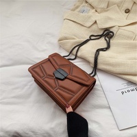 Sacs à main pour femmes à prix d'usine, tendance, avec rivets et rayures, sacs à main bon marché, sacs à main souples pour femmes, sac à main mignon