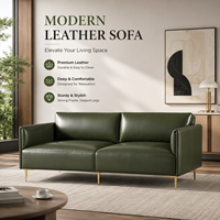 Canapé en cuir vert olive avec pieds dorés, design minimaliste et épuré, confort profond, robuste, élégant, moderne, pour salon