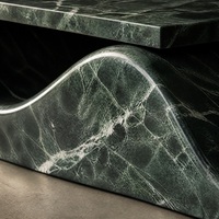 Table à manger de luxe en marbre vert Shangrila, plateau de table à base ondulée, table à manger en pierre naturelle sur mesure, projet d'aménagement intérieur pour hôtel et villa