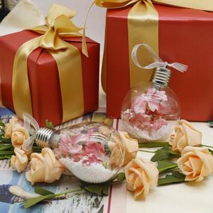 Adorno Navideño de Bola de Cristal Transparente con LED e Impresión UV de 8cm X 8cm X 8cm, Decorado con Flores Rosas y Cuentas de Espuma - Product Image 5