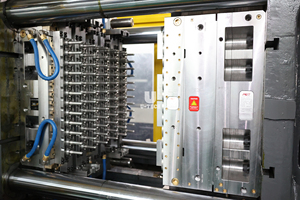 Tiết kiệm năng lượng thủy lực máy ép phun tự động vật nuôi phôi thổi khuôn hệ thống cho chai sản xuất động cơ PP PC - Product Image 3