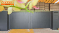 Boîte à colis extérieure personnalisable pour portail de jardin, verrouillable, antivol et étanche, conçue pour être montée sur les piliers du portail.