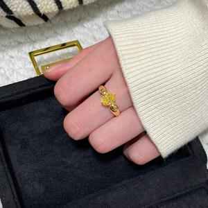 Bague de style antique en argent pur S925 avec diamant jaune en forme d'œuf super étincelant pour l'index, petite abeille dodue française - Product Image 2