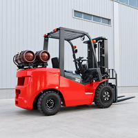 Schwerlast-LPG-Gabelstapler 3000kg Dual-Fuel-Gabelstapler mit Nissan K25 Motor, Propangasbetrieben für Lebensmittel- und Getränkeverteilung in Depotbereichen