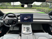 Voiture électrique Xiaomi SU7 RWD 2023, batterie 73,6 kWh, autonomie 700 km (CLTC), coupé, sièges en cuir, pneus R19, conduite à gauche