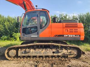 Excavadora de cadenas usada DX225LCA de 25 toneladas, excavadora hidráulica sobre orugas para movimiento de tierras en construcción - Product Image 6