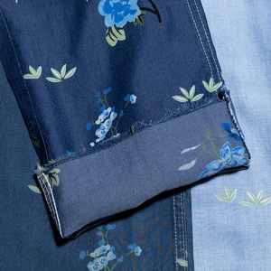 Tela Vaquera Ecológica con Estampado de Rosas Azules, 100% Lyocell, Color Floral Tonal Intenso y Duradero, Personaliza Tu Propio Diseño para Niñas - Product Image 6