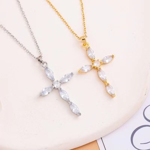Collana <span class=keywords><strong>da</strong></span> Donna alla Moda con Ciondolo a Croce, Tendenza Femminile, Collana con Catena in Acciaio Inossidabile e Pendente in Rame con Zirconi - Product Image 3