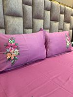 Set Sprei dan Sarung Bantal Katun 100% Buatan Tangan Warna Pink – Bordir Bunga Daisy yang Halus, Serat Bernapas, Perlengkapan Tempat Tidur Artisan