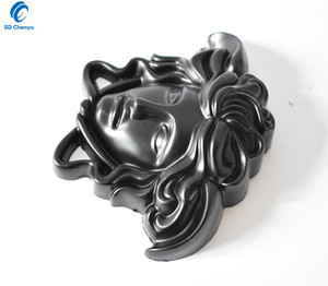 Etichetta decorativa a forma di testa di Medusa umana nera opaca per mobili - Product Image 2