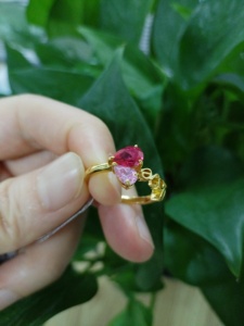 Bague de promesse éternelle de luxe personnalisée en argent sterling 925 avec rubis de laboratoire taille poire et pierre précieuse rouge pour femme, idéale pour les fêtes - Product Image 1