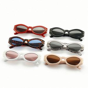 Lunettes de soleil œil de chat carrées noires vintage 2022, monture petite, forme irrégulière, pour femmes - Product Image 5