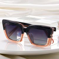 UAN UAI Vente en gros de lunettes de soleil à clipser TR les plus vendues : élégantes, de haute qualité, montures rectangulaires petites avec verres polarisés