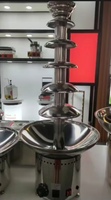 Fontaine à chocolat électrique commerciale à 4 niveaux pour la maison, machine à chocolat en cascade, brochettes de fruits au chocolat, buffet de guimauves au chocolat