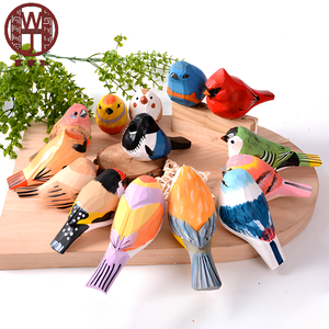 Figurine d'oiseau sculptée en <span class=keywords><strong>bois</strong></span> faite à la main, peinte à la main, art populaire, décoration de table, <span class=keywords><strong>statue</strong></span> <span class=keywords><strong>pour</strong></span> étagère - Product Image 1