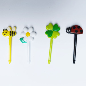 Vente en gros Forme mignonne 8 pcs/set Pics à fruits Coccinelle Mini Tenedores Bento Fourchettes de décoration - Product Image 5