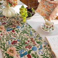 Nappe de table en polyester jacquard floral de luxe avec pompons, personnalisable pour la maison, l'hôtel, le restaurant et les fêtes