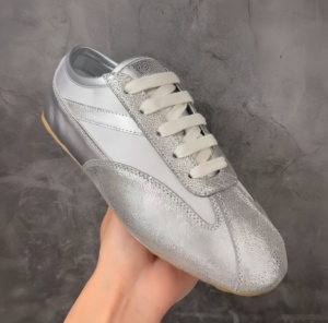 Chaussures décontractées de style universitaire, à la mode, nouveau modèle, à semelles souples, à lacets, légères et confortables, de couleur forêt agréable, adaptées - Product Image 1