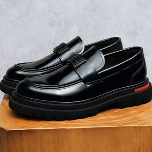 Calzado formal de negocios para hombre de alta calidad - zapatos casuales cómodos, antideslizantes, de estilo inglés, a la última moda. - Product Image 2