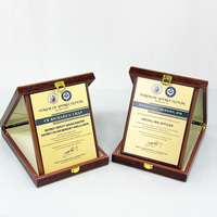 Boîte à certificats en bois pliable personnalisée avec plaque dorée MH-LJ0017