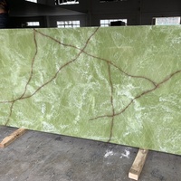 Panneau mural de douche en onyx vert Feuille d'albâtre translucide 8 * 4ft Panneau de pierre artificielle brillante Boîte d'éclairage moderne