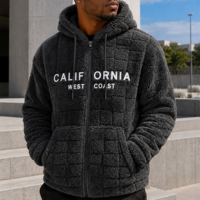 Veste à étiquette privée pour hommes avec texture en polaire Teddy géométrique, capuche zippée intégrale et deux poches latérales pour un usage décontracté en hiver
