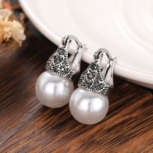 Orecchini a Cerchio Geometrici a Cuore con Perle Finte per Donne, Gioielli Eleganti Vintage alla Moda - Product Image 6