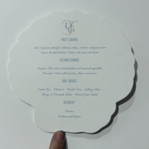 Juego de Tarjetas de Boda con Diseño Vintage Personalizado de Vanilla Printing, Invitación de Papel Vitela con Corte Troquelado, Menú y Tarjetas RSVP - Product Image 5