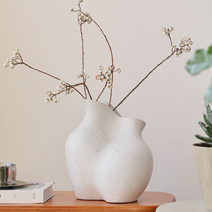 Vase à fleurs en céramique blanche glaçure mouchetée nordique Wabi Sabi décor à la maison pour salon intérieur moderne pour hôtels - Product Image 1