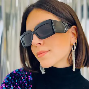Moda kare geniş bacak güneş gözlüğü popüler renk eşleştirme UV dayanıklı güneş gözlüğü kadınlar özel Shades gözlük