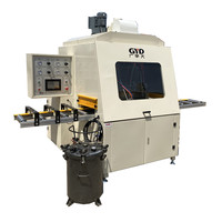 Machine de pulvérisation de peinture automatique pour profilés, moulures, plinthes et cadres de portes pour panneaux linéaires