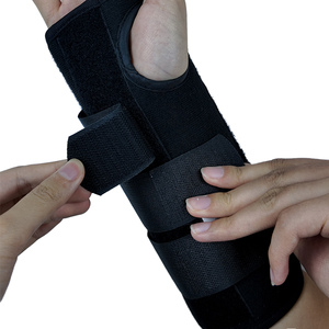 Attelle de poignet orthopédique pour entorse médicale réglable, stabilisateur de fracture du poignet, attelle de poignet en néoprène pour le canal carpien - Product Image 4