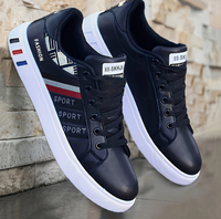 Chaussures de skate basses décontractées pour hommes en cuir PU blanc et maille, avec logo personnalisé OEM, semelle épaisse rayée, mode printemps, pour la marche