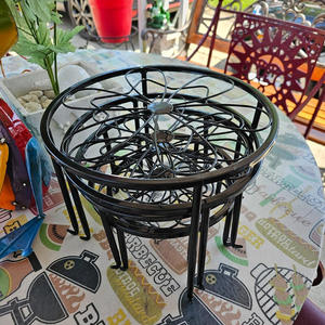 Ensemble de 5 supports à fleurs en fer forgé, design circulaire, style minimaliste, pour utilisation en intérieur, en extérieur, dans le jardin, sur le sol ou sur un bureau. - Product Image 2