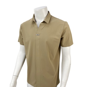 เสื้อโปโลผู้ชายกันรอยยับใส่กลางแจ้ง UPF 50 + ลำลองโลโก้แบบกำหนดเอง - Product Image 2