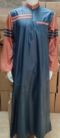 2026 Dubaï Style Modeste Qatari Vêtement Islamique Traditionnel à Manches Longues pour Hommes Thobe Musulman Qamis Boubou